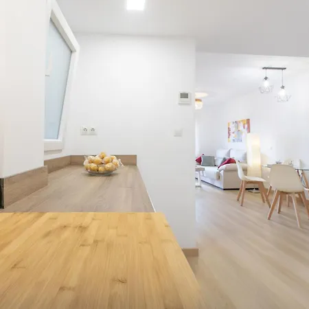 Homely San Juan De Letran Con Terraza * Málaga